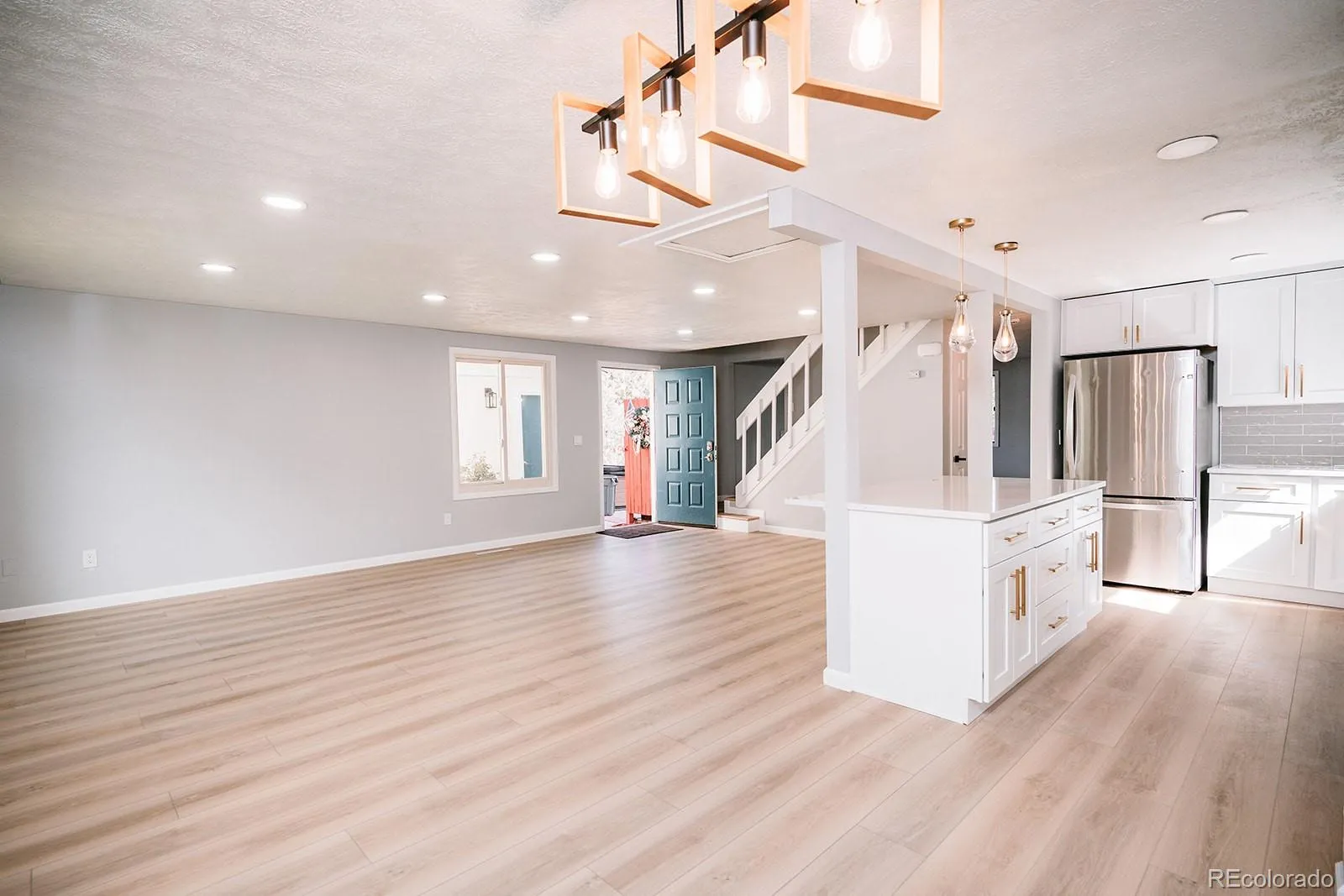 6637 W 95th Place Broomfield CO 80021 MLS #REC9465248 05102026194627 1600 5