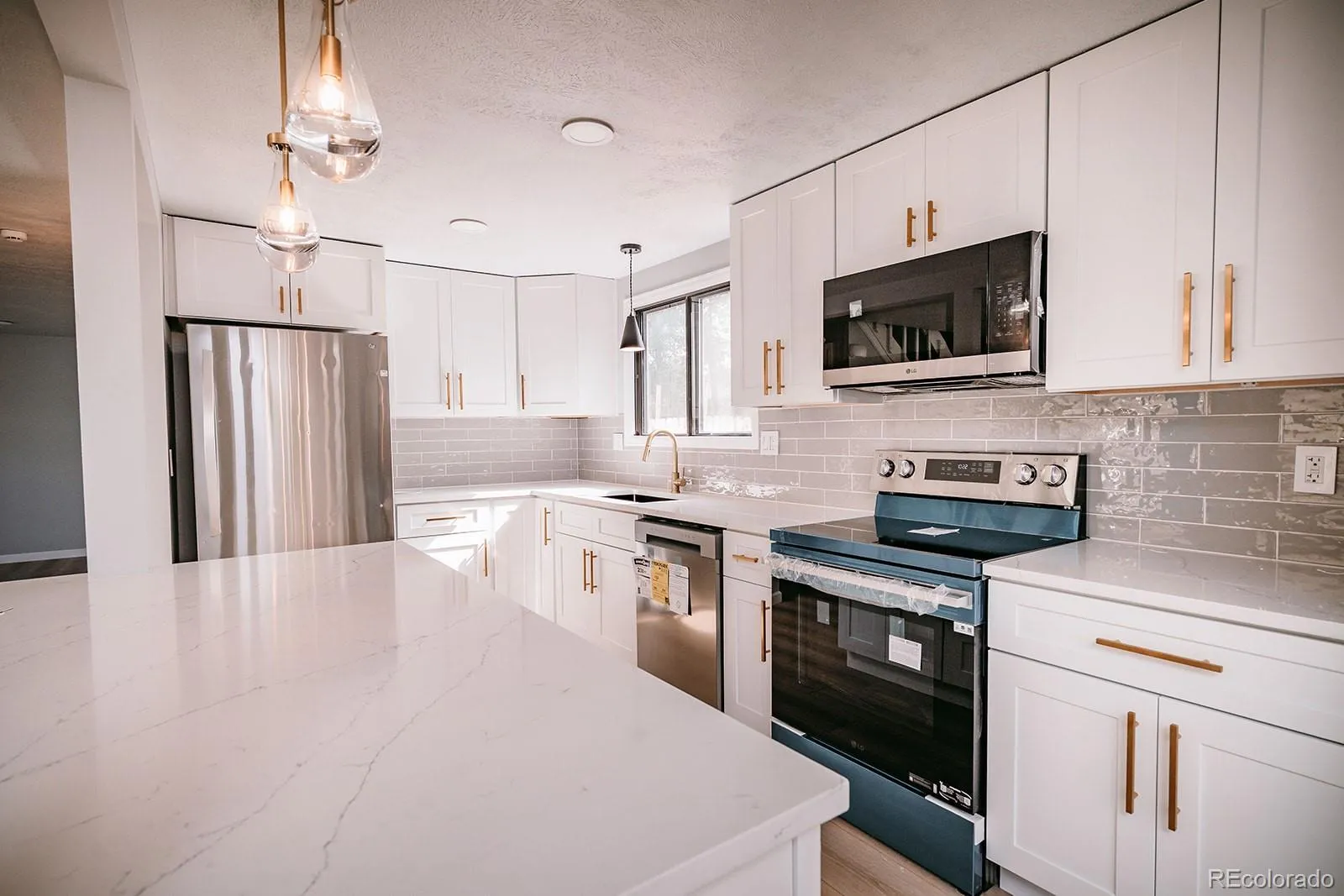 6637 W 95th Place Broomfield CO 80021 MLS #REC9465248 05102026194627 1600 7