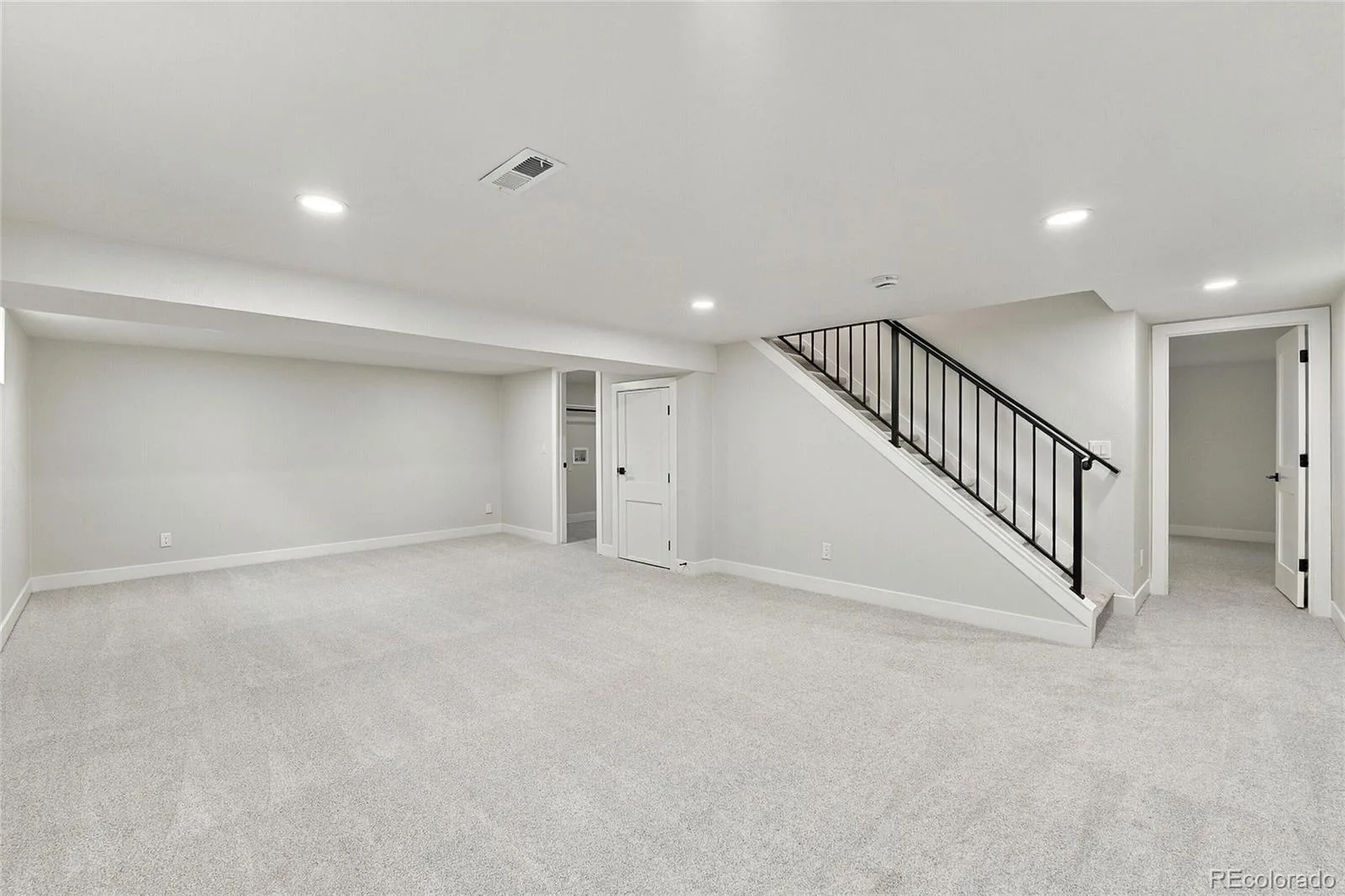 275 S Ivy Street Denver CO 80224 | MLS #REC9468181 10162026223648 1600 23