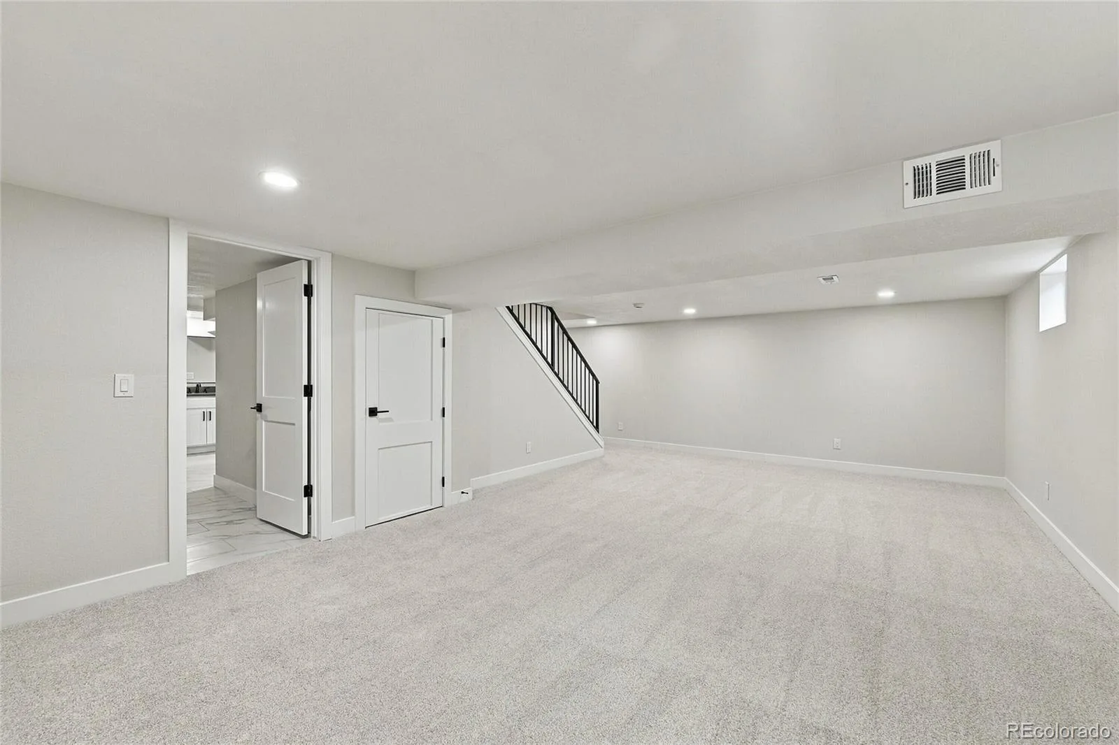275 S Ivy Street Denver CO 80224 | MLS #REC9468181 10162026223648 1600 24