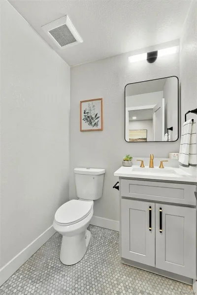 275 S Ivy Street Denver CO 80224 | MLS #REC9468181 10162026223648 800 16