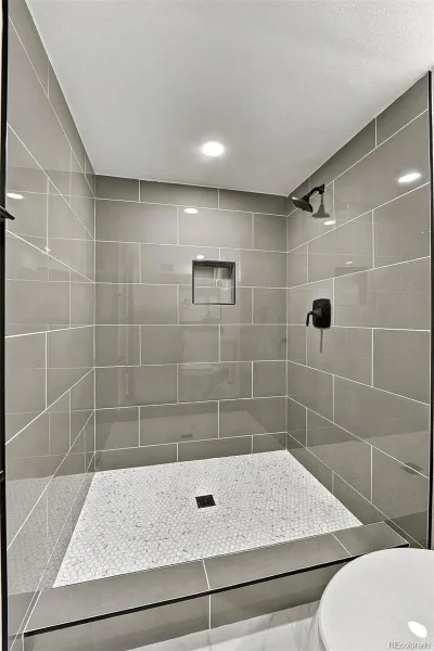 275 S Ivy Street Denver CO 80224 | MLS #REC9468181 10162026223648 800 27