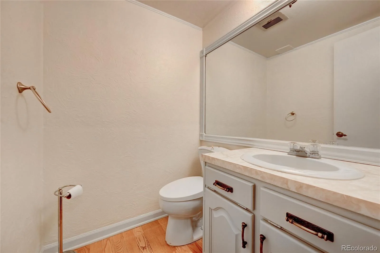 2939 S Lansing Way Aurora CO 80014 | MLS #REC9469384 08302026043338 1600 14