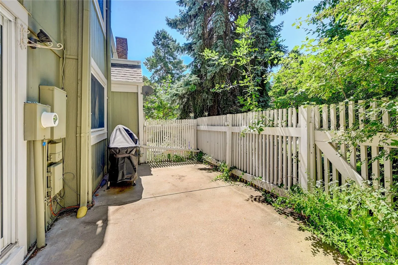 2939 S Lansing Way Aurora CO 80014 | MLS #REC9469384 08302026043338 1600 28