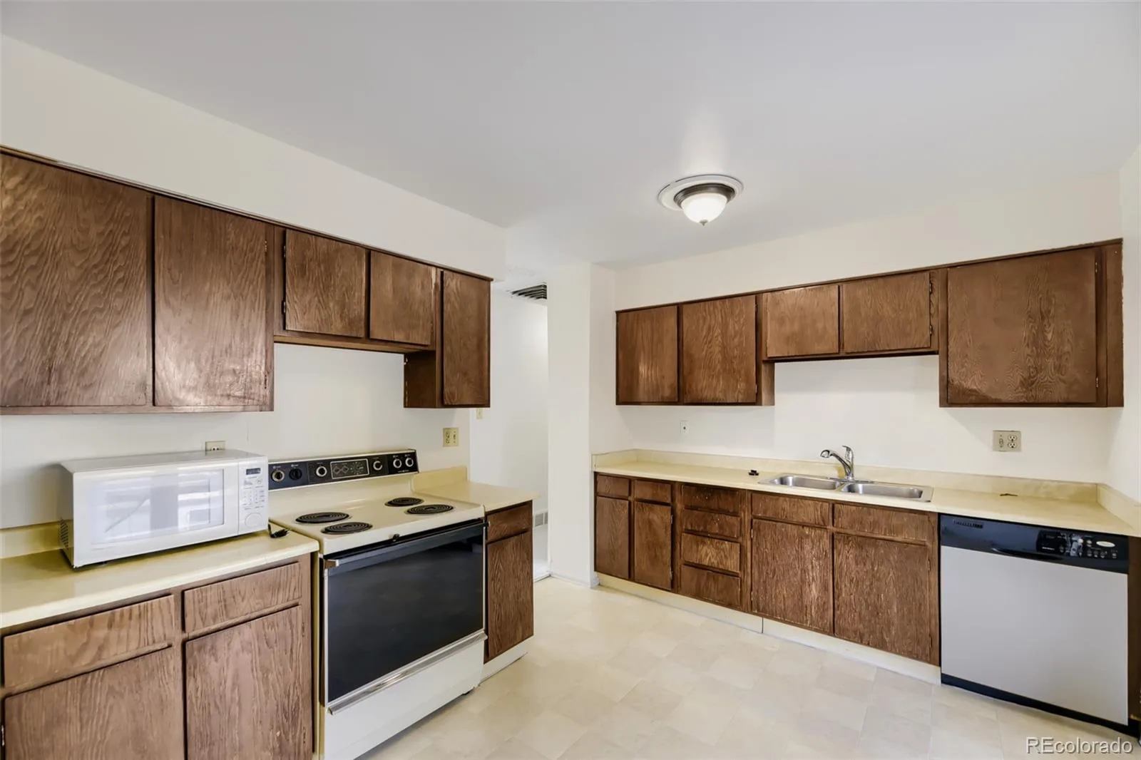 1508 S Laredo Court Aurora CO 80017 | MLS #REC9472019 07242026190626 1600 3