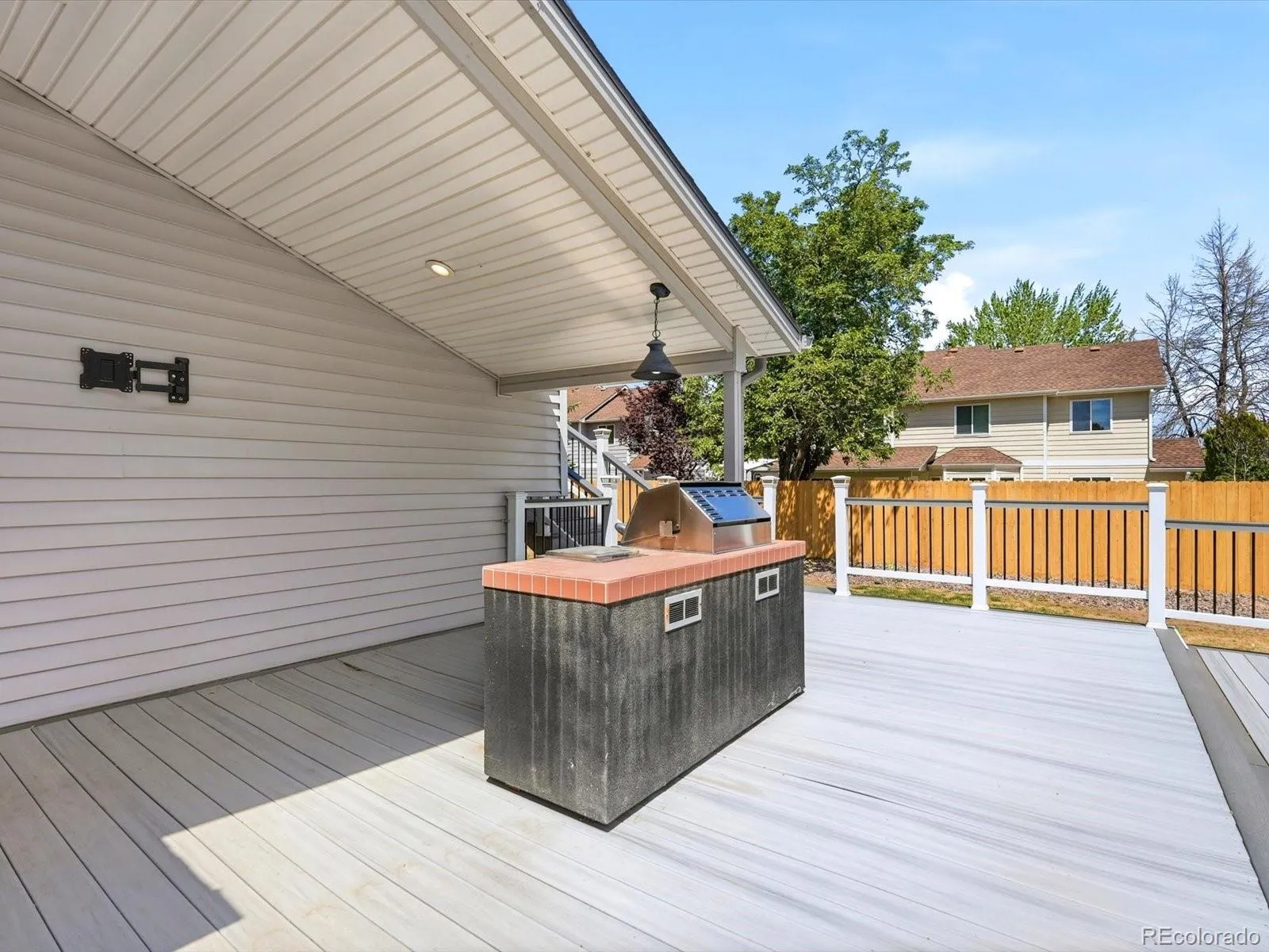 6691 Deframe Court Arvada CO 80004 MLS #REC9473675 05132026032546 1600 32