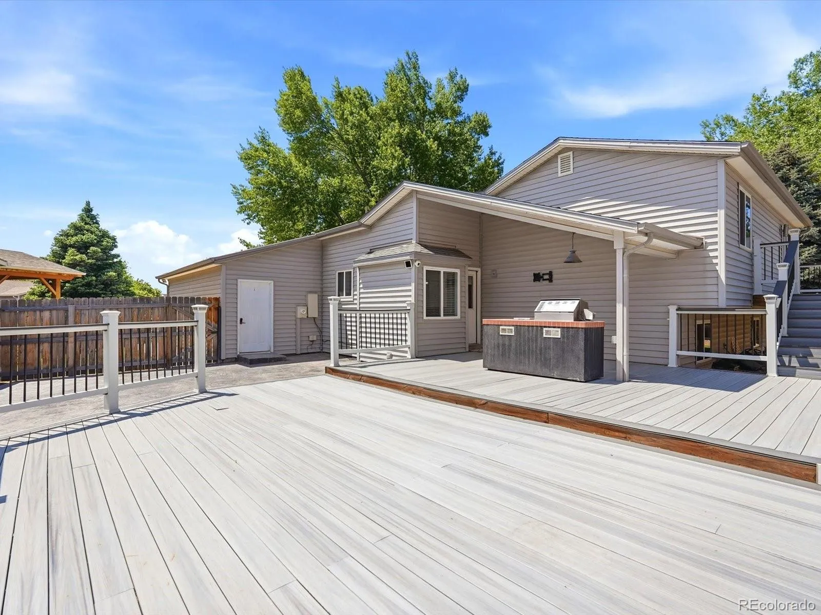6691 Deframe Court Arvada CO 80004 MLS #REC9473675 05132026032546 1600 34