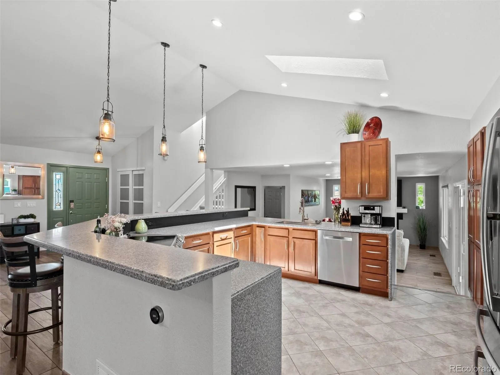 12162 W Lake Avenue Littleton CO 80127 MLS #REC9473705 05142026234633 1600 10