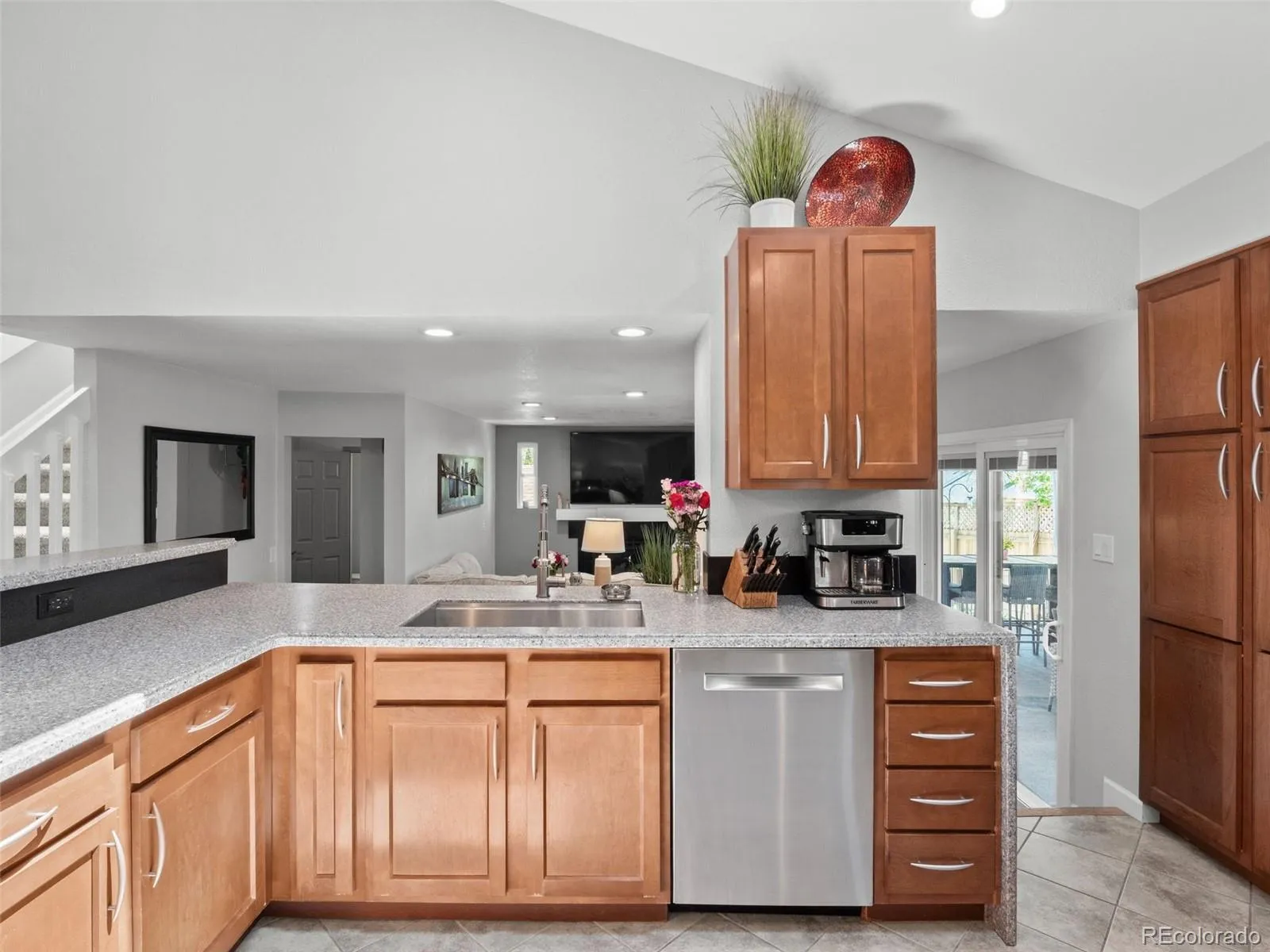 12162 W Lake Avenue Littleton CO 80127 MLS #REC9473705 05142026234633 1600 12