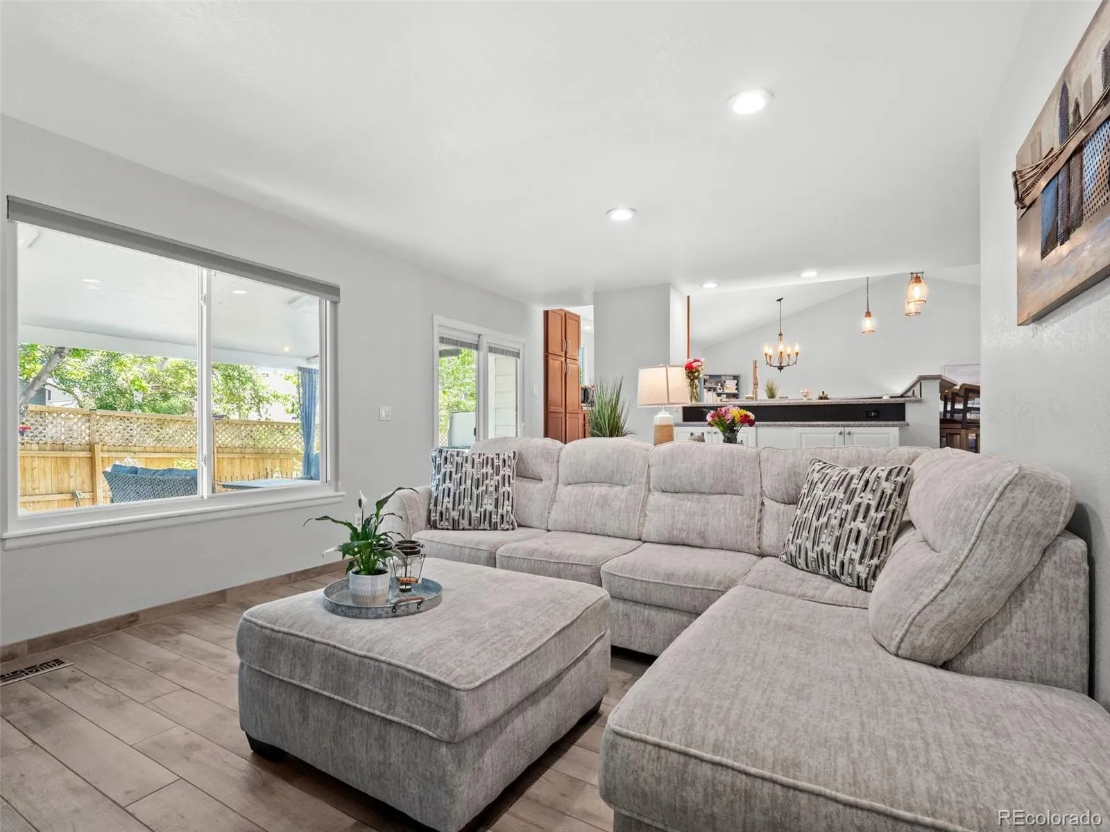 12162 W Lake Avenue Littleton CO 80127 MLS #REC9473705 05142026234633 1600 13