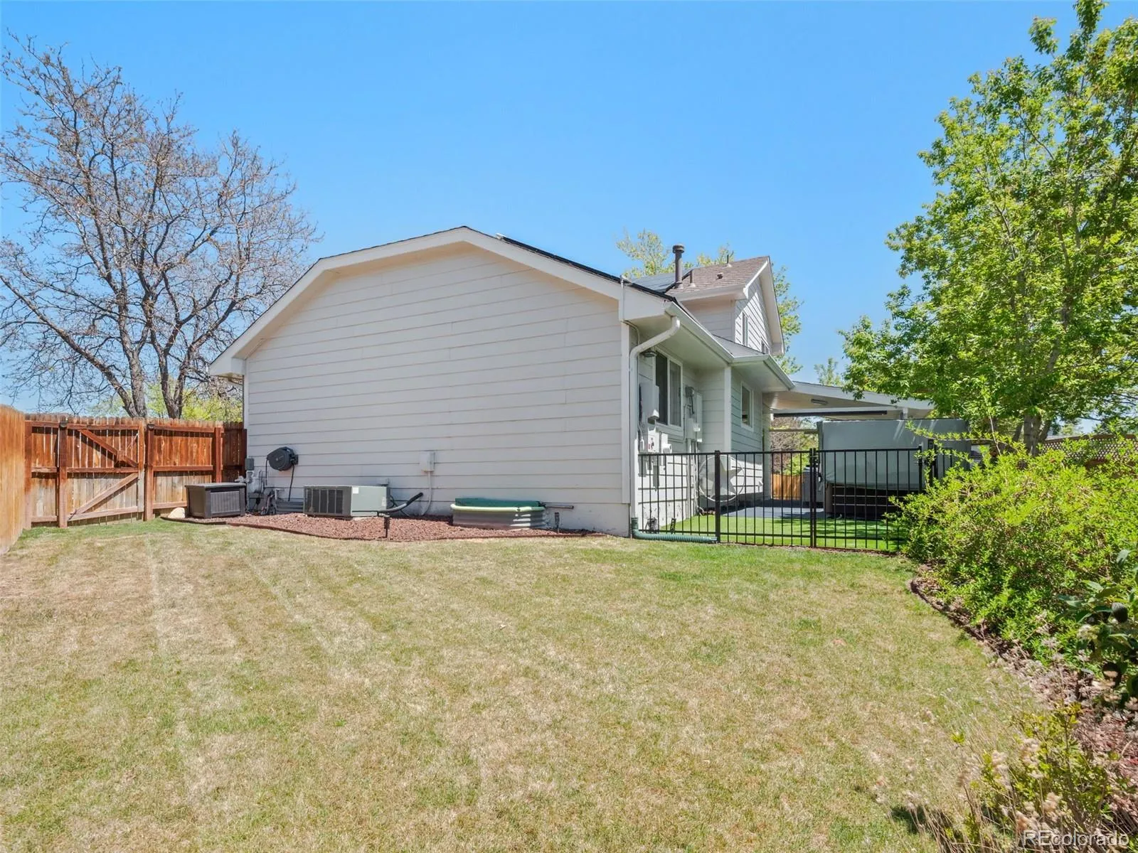 12162 W Lake Avenue Littleton CO 80127 MLS #REC9473705 05142026234633 1600 41