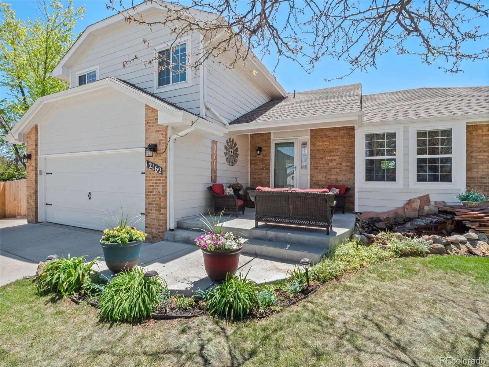 12162 W Lake Avenue Littleton CO 80127 MLS #REC9473705 05142026234633 1600 47