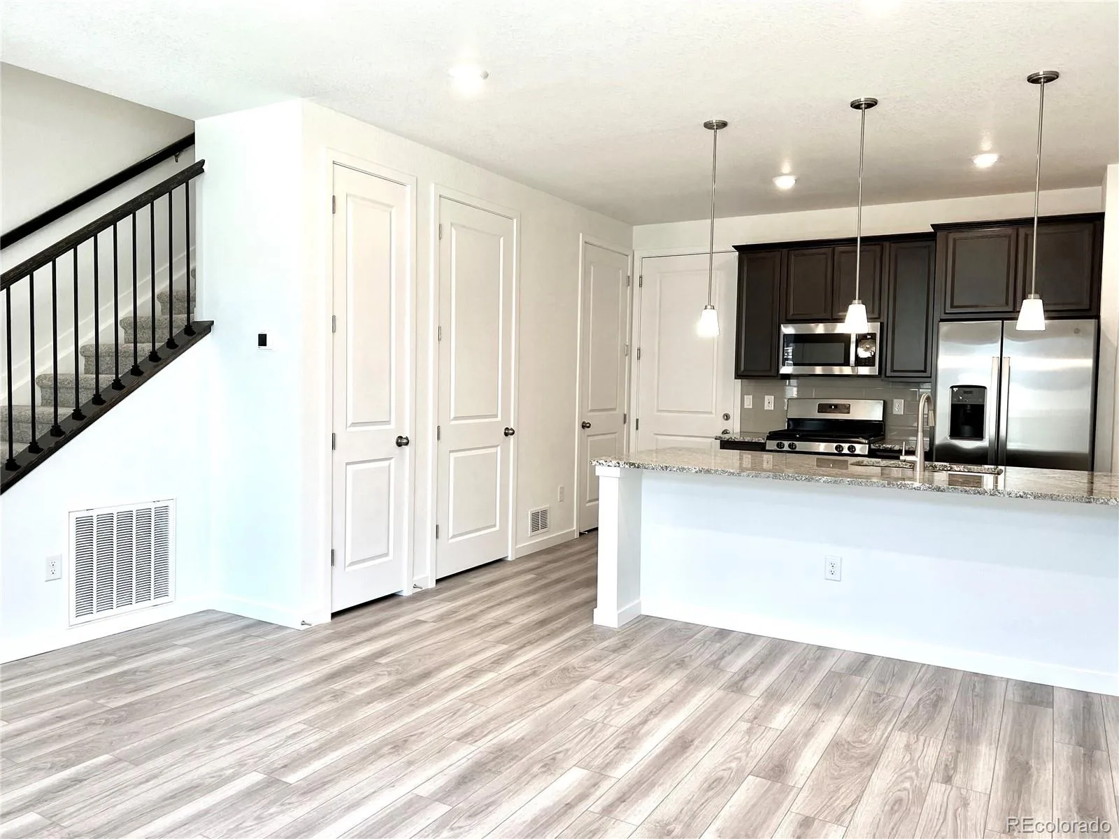 2048 S Vance Way Lakewood CO 80227 | MLS #REC9474540 10062026062638 1600 3