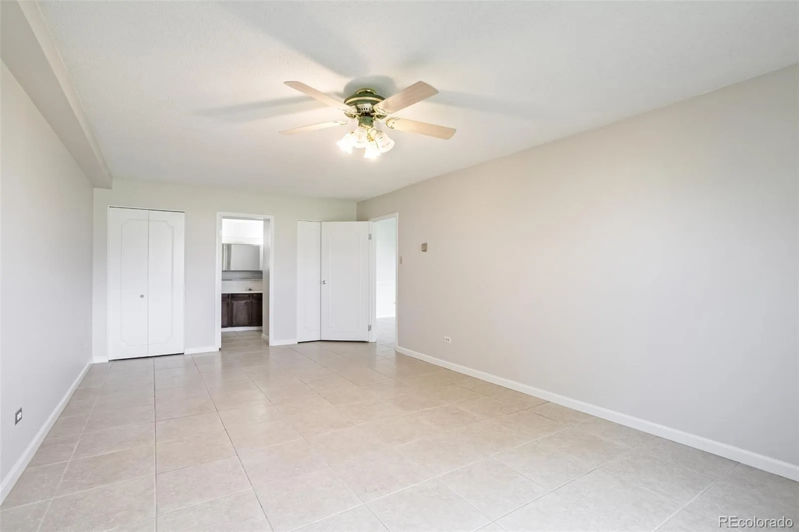 690 S Alton Way #6A Denver CO 80247 MLS #REC9476446 05282026020601 1600 13