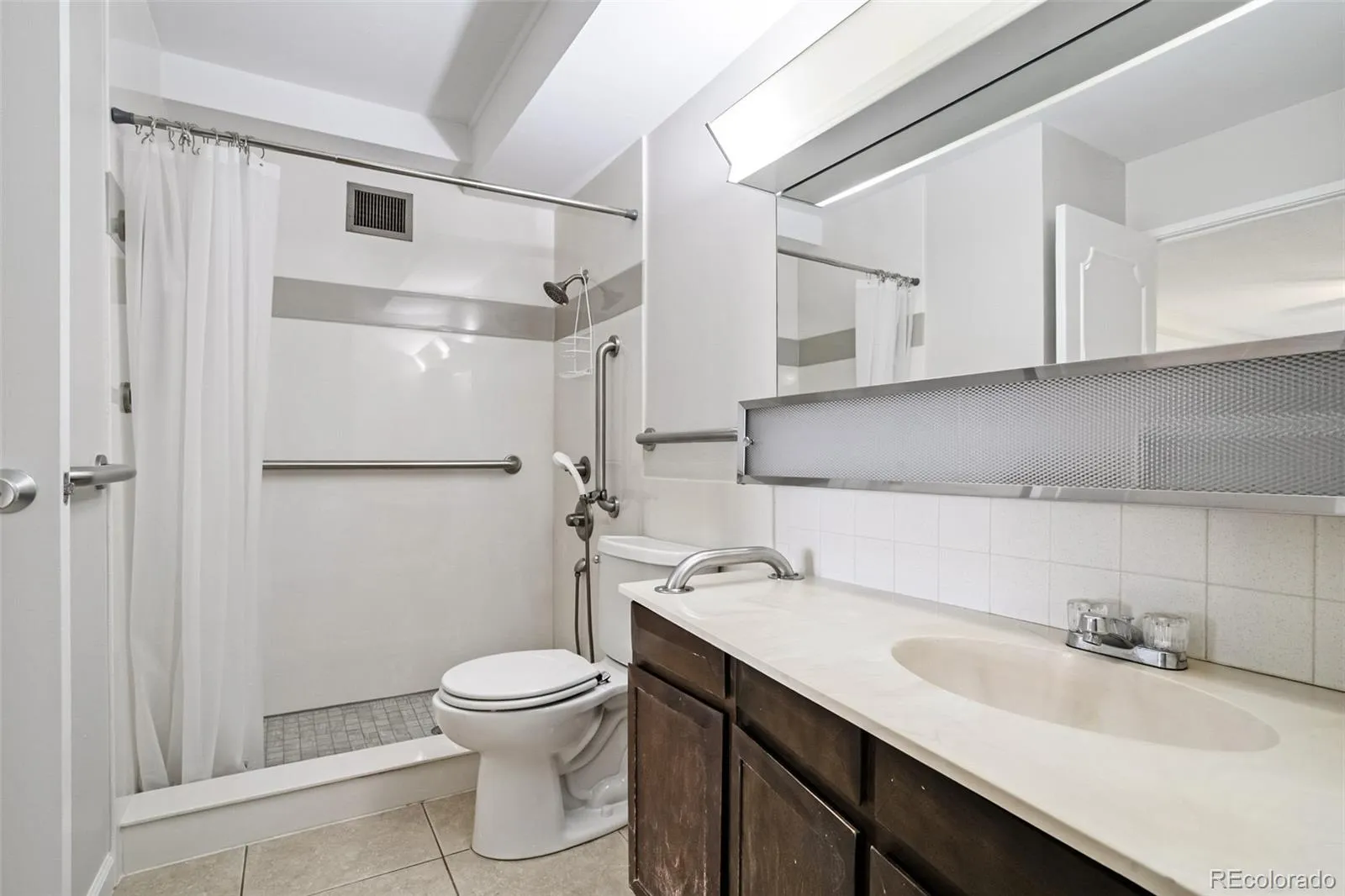 690 S Alton Way #6A Denver CO 80247 MLS #REC9476446 05282026020601 1600 16