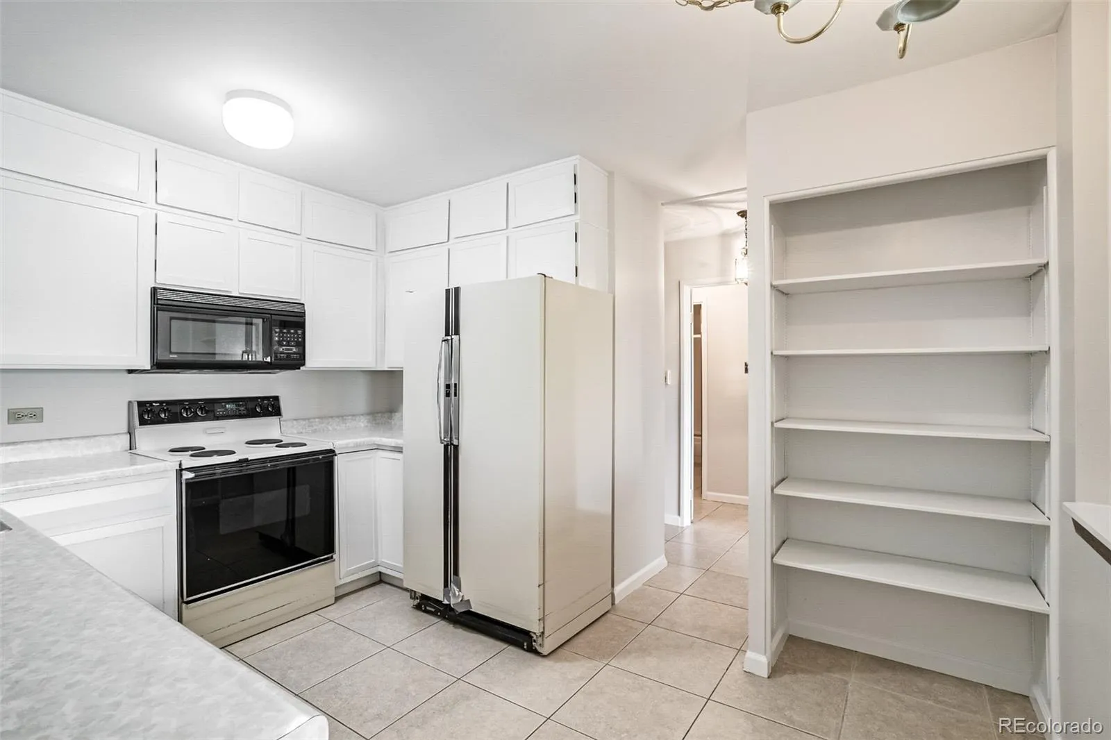 690 S Alton Way #6A Denver CO 80247 MLS #REC9476446 05282026020601 1600 19