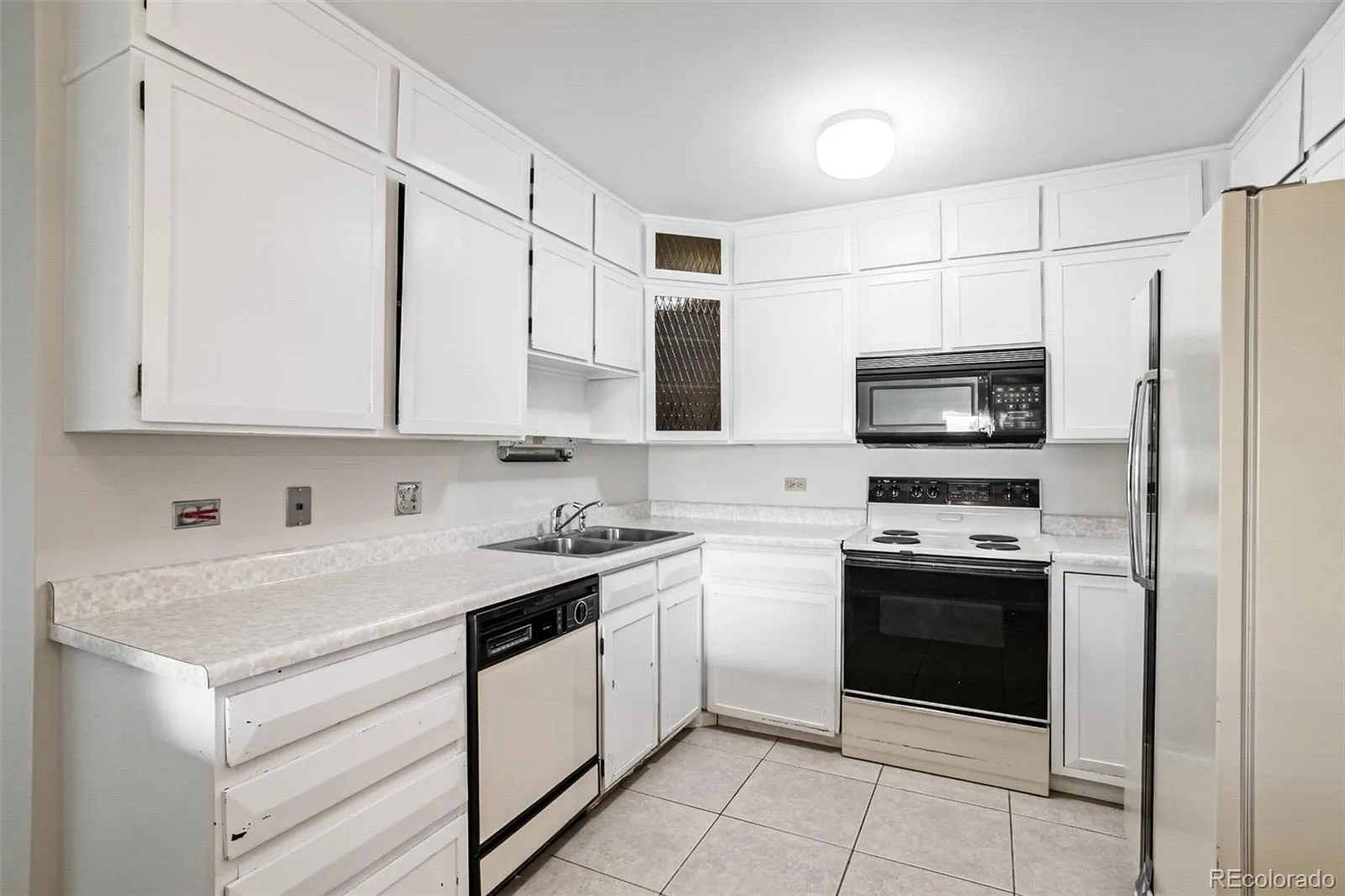 690 S Alton Way #6A Denver CO 80247 MLS #REC9476446 05282026020601 1600 20