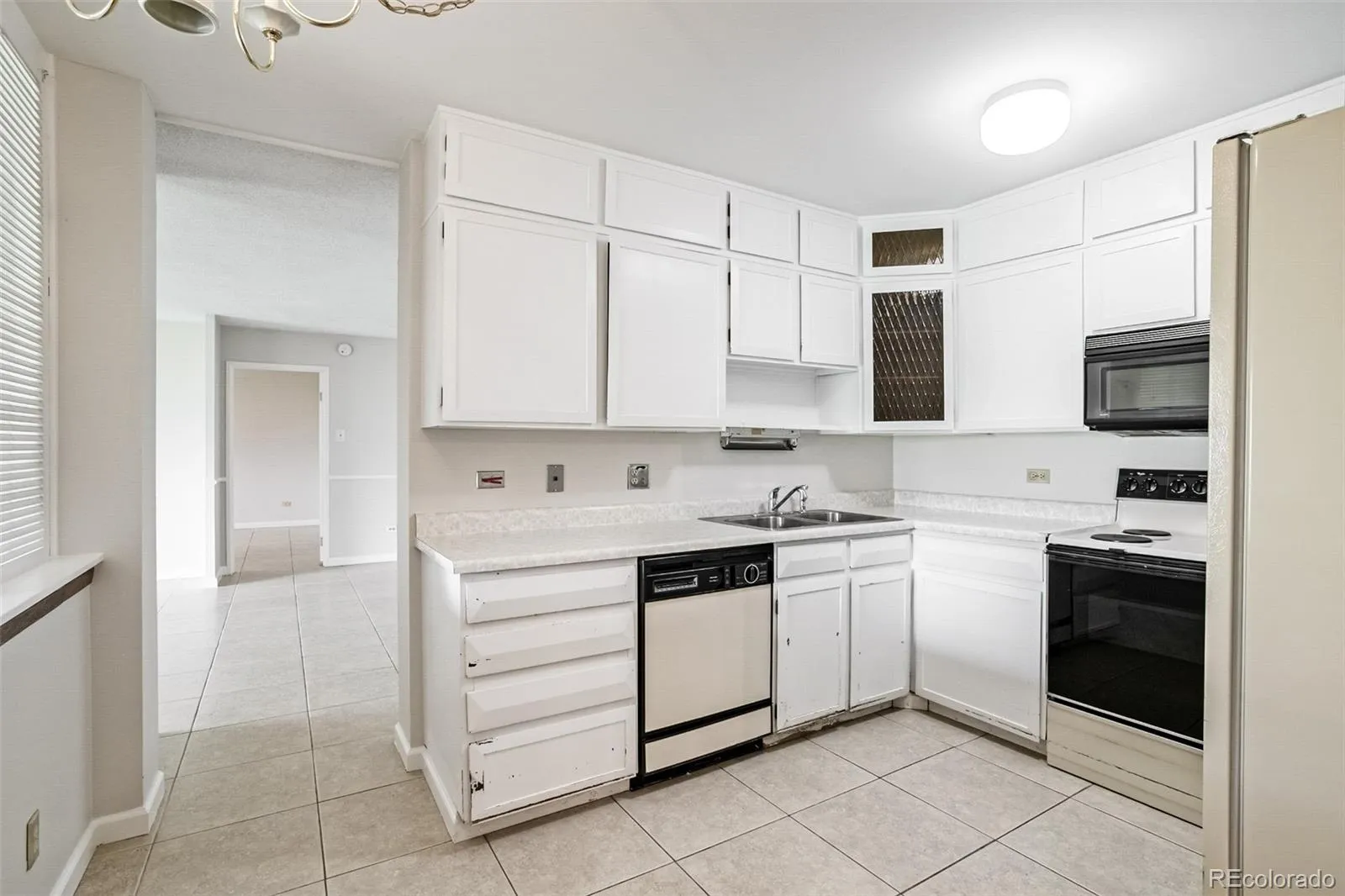 690 S Alton Way #6A Denver CO 80247 MLS #REC9476446 05282026020601 1600 22