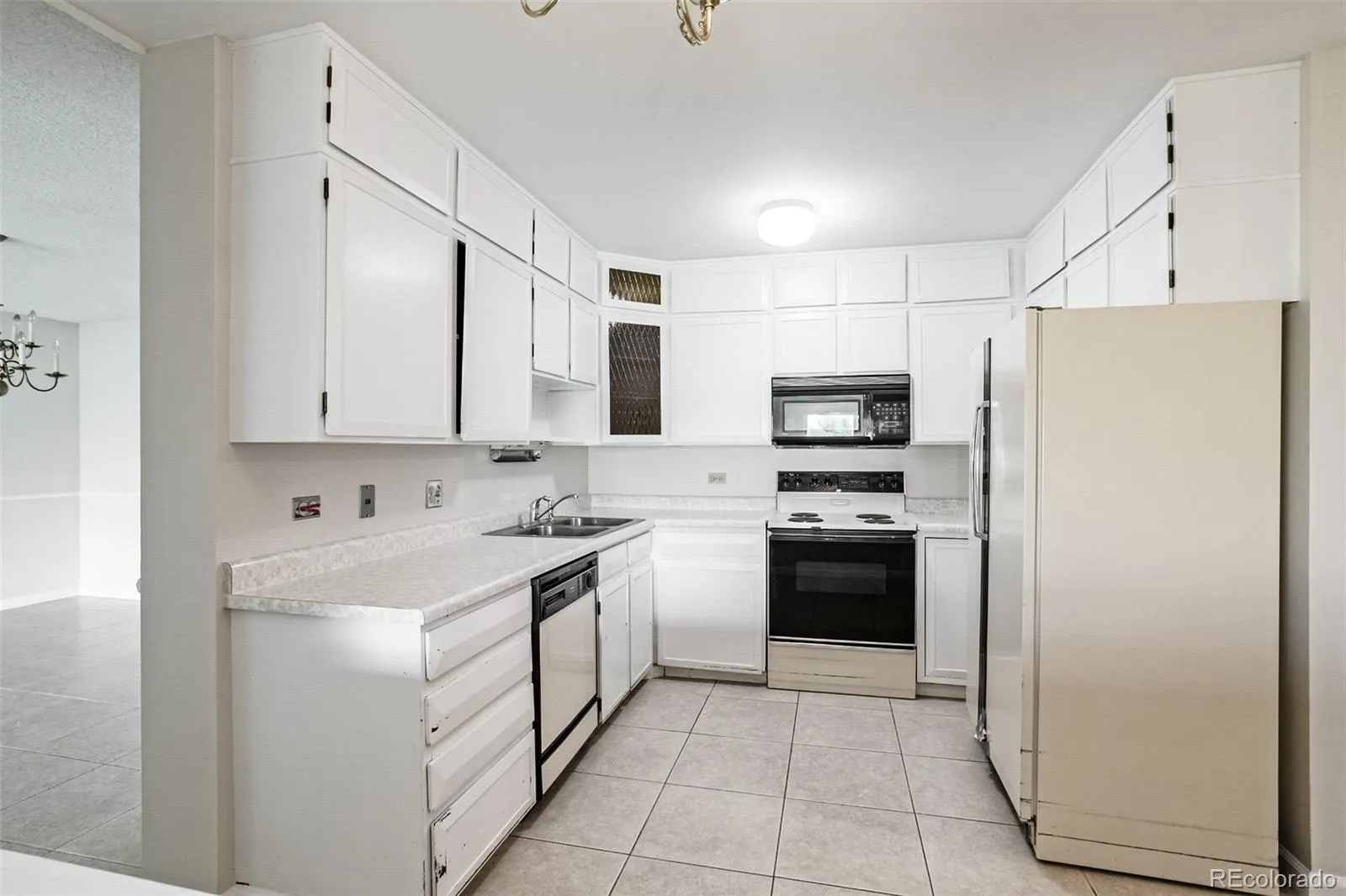 690 S Alton Way #6A Denver CO 80247 MLS #REC9476446 05282026020601 1600 24