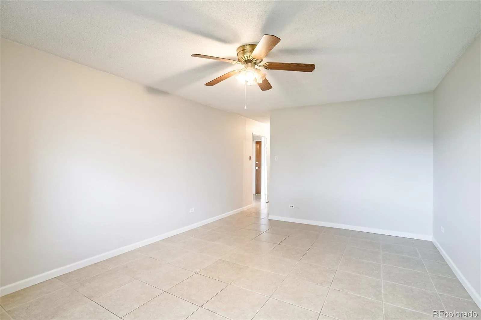 690 S Alton Way #6A Denver CO 80247 MLS #REC9476446 05282026020601 1600 28