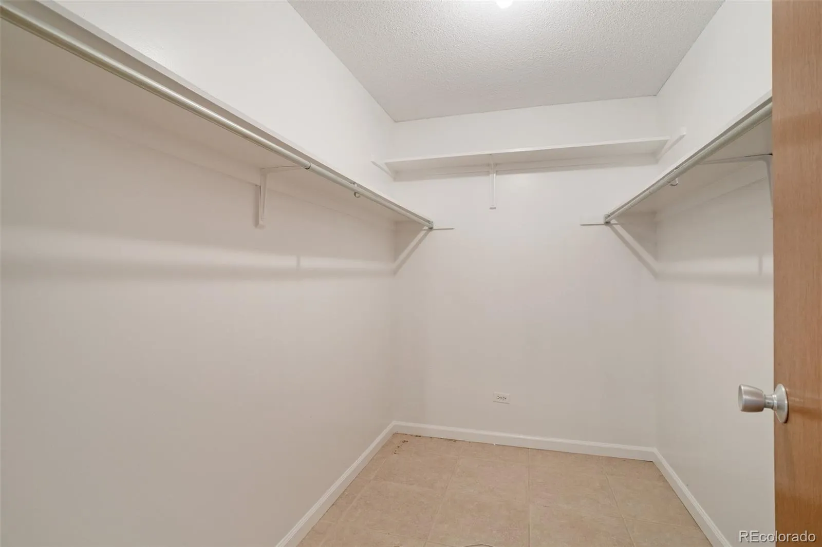 690 S Alton Way #6A Denver CO 80247 MLS #REC9476446 05282026020601 1600 30