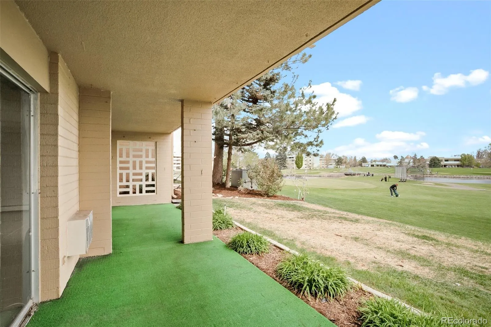 690 S Alton Way #6A Denver CO 80247 MLS #REC9476446 05282026020601 1600 37