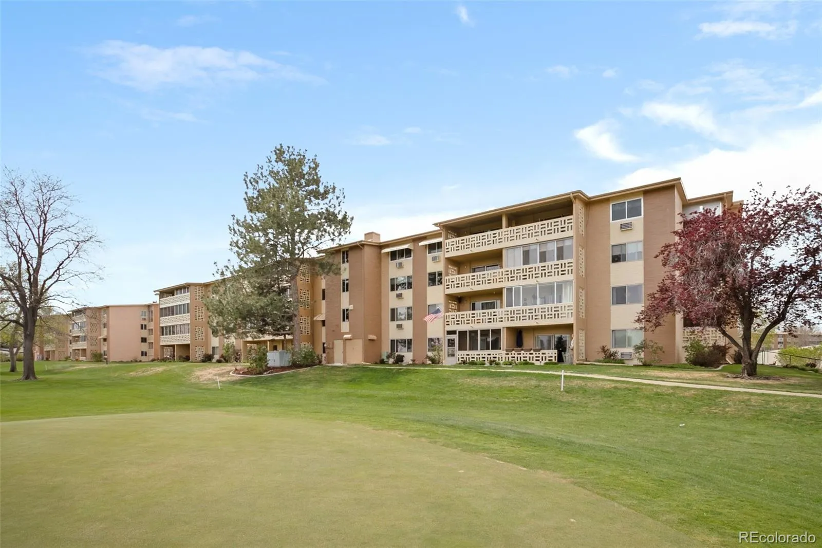 690 S Alton Way #6A Denver CO 80247 MLS #REC9476446 05282026020601 1600 39