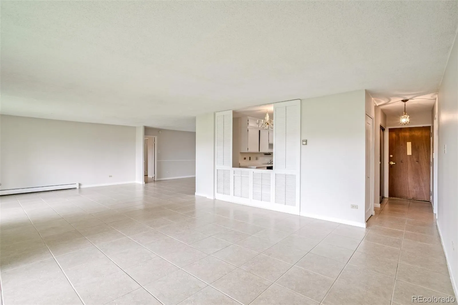 690 S Alton Way #6A Denver CO 80247 MLS #REC9476446 05282026020601 1600 5