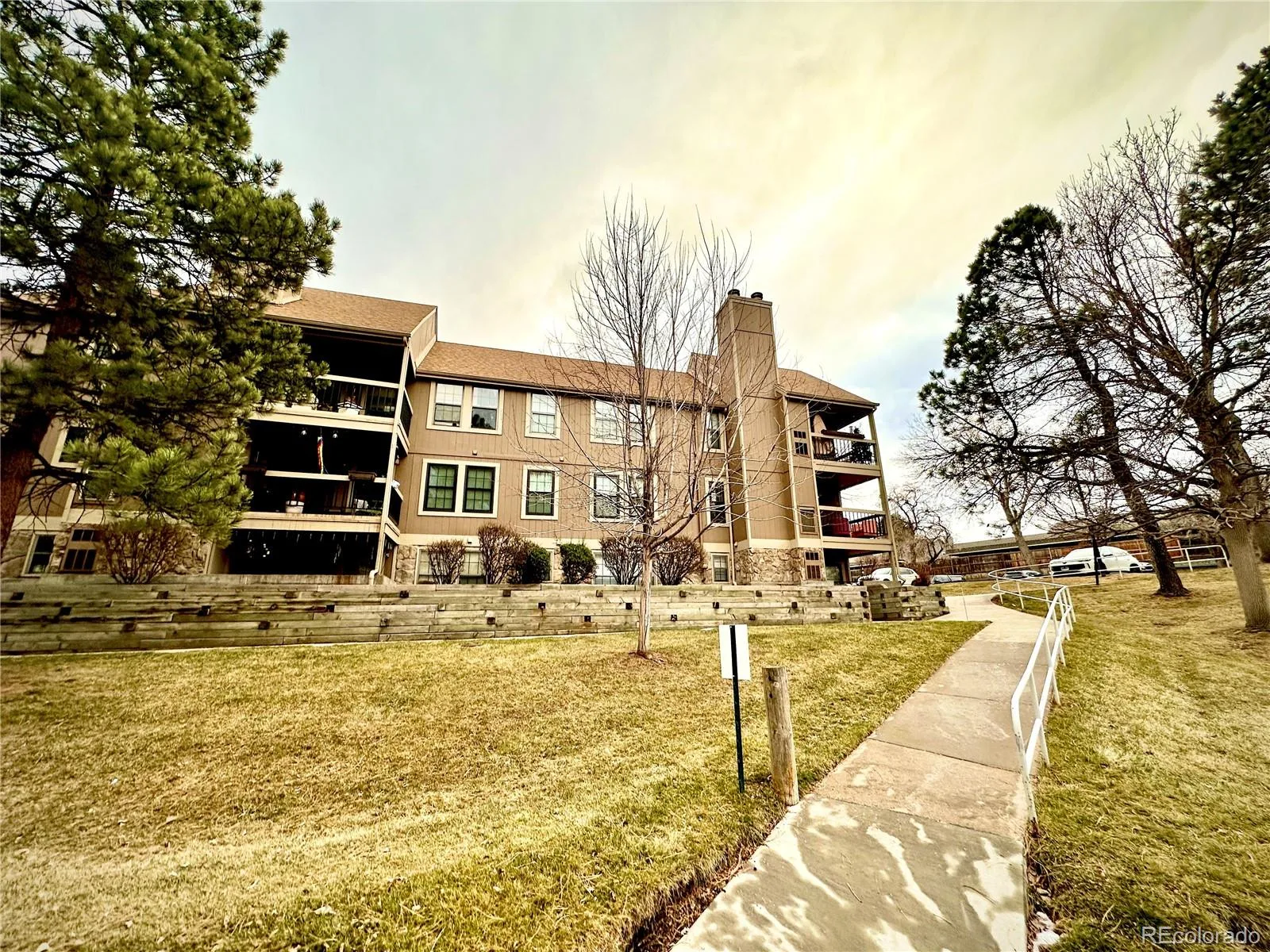 10920 W Florida Avenue #415 Lakewood CO 80232 | MLS #REC9479484 08212026225955 1600 46