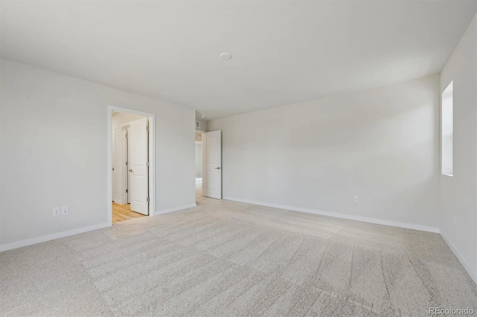 5772 N Indigo Rose Street Aurora CO 80019 | MLS #REC9479840 08112026191805 1600 19
