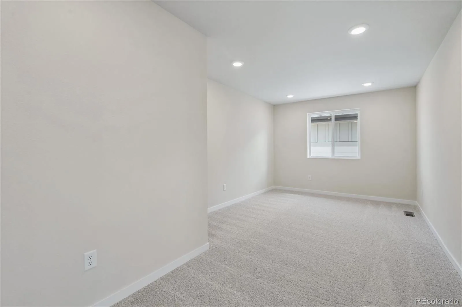 5772 N Indigo Rose Street Aurora CO 80019 | MLS #REC9479840 08112026191805 1600 9