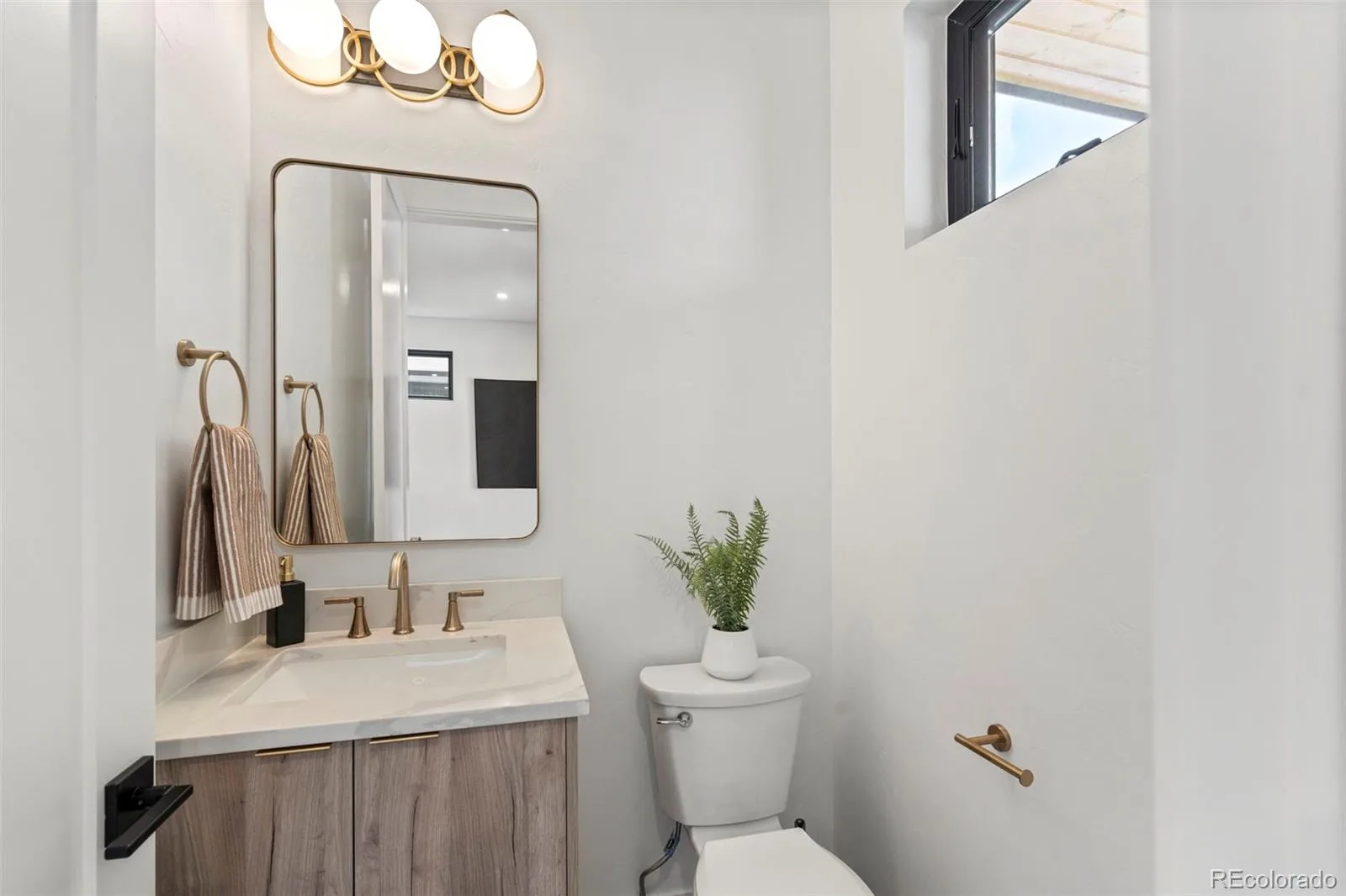 3240 N Franklin Street Denver CO 80205 | MLS #REC9483260 09282026160648 1600 16