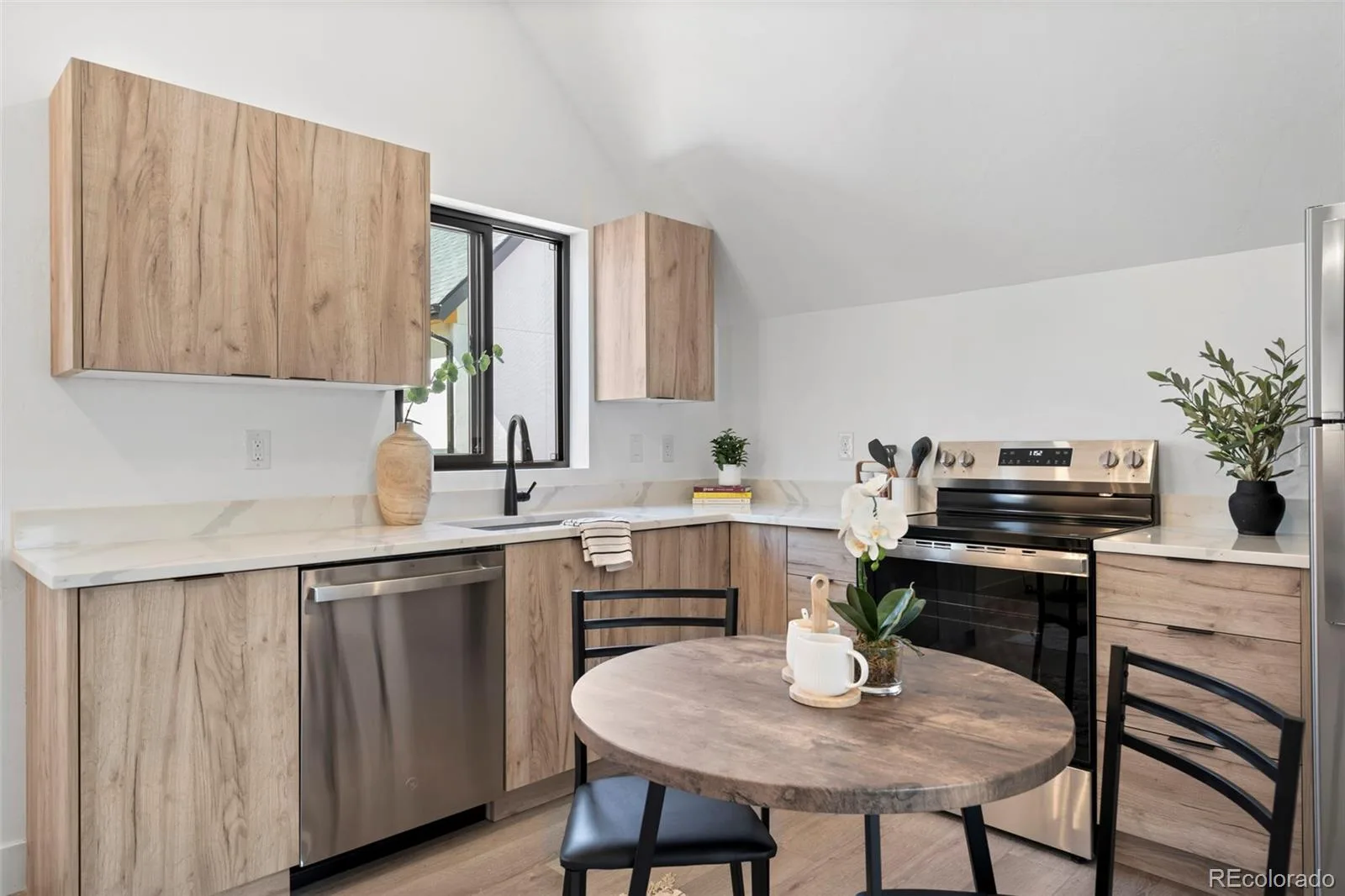 3240 N Franklin Street Denver CO 80205 | MLS #REC9483260 09282026160648 1600 39