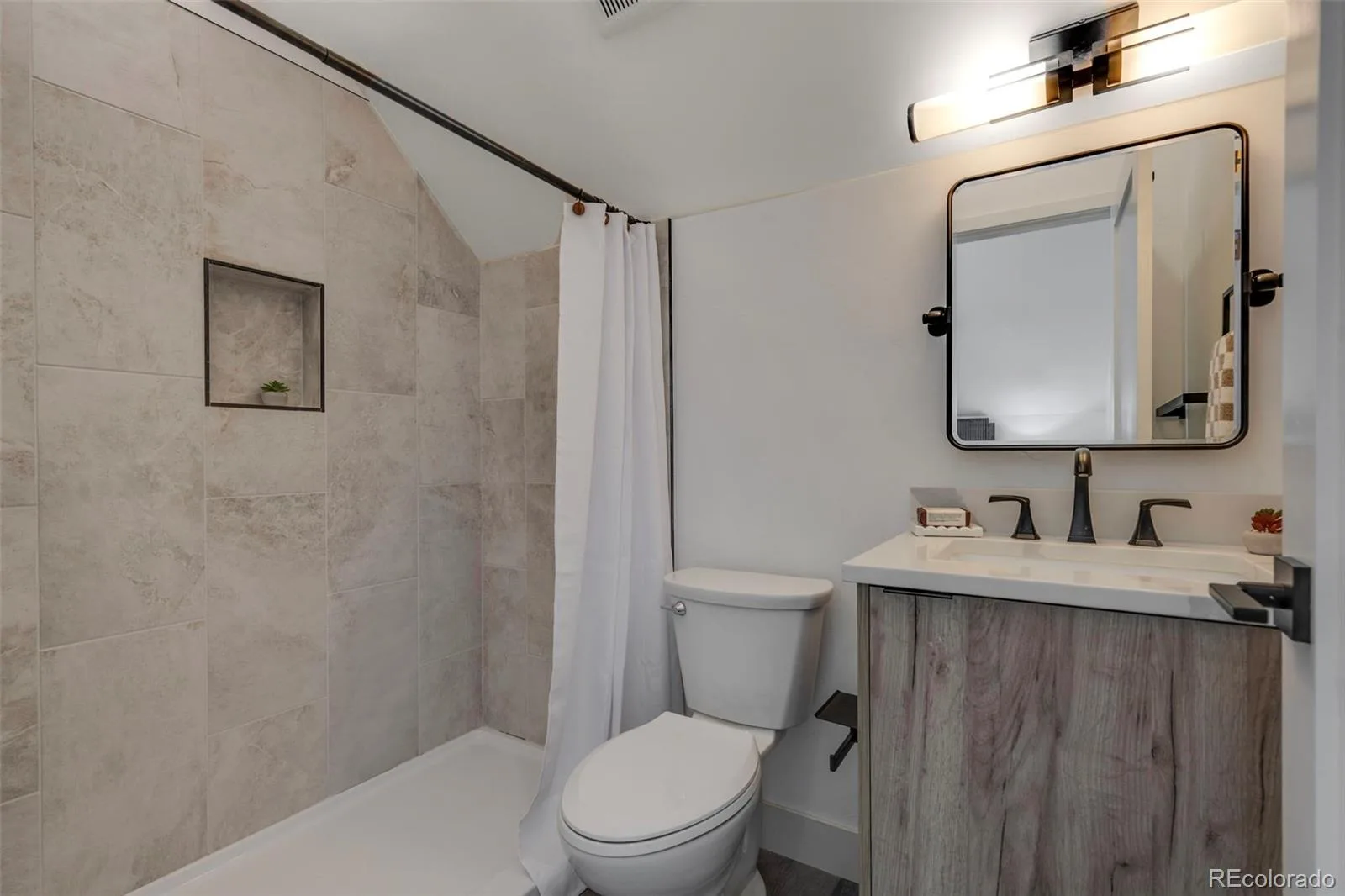 3240 N Franklin Street Denver CO 80205 | MLS #REC9483260 09282026160648 1600 41