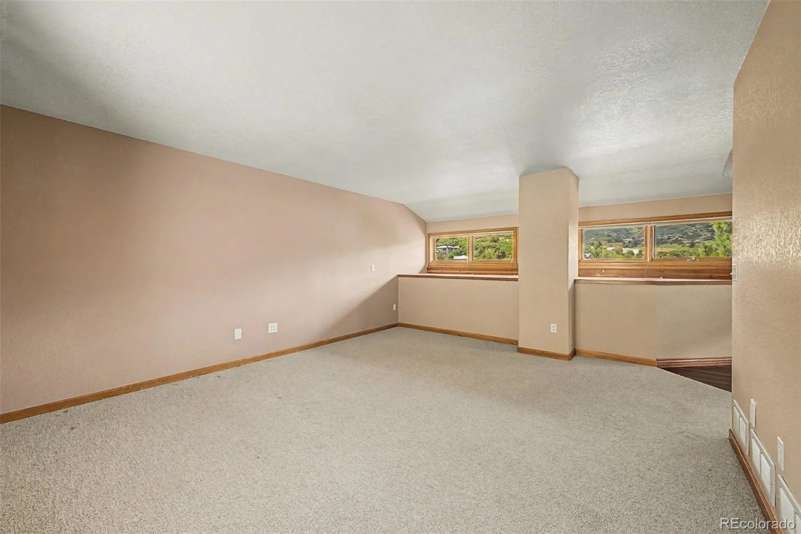 6936 Old Ranch Trail Littleton CO 80125 | MLS #REC9484256 08292026213624 1600 24
