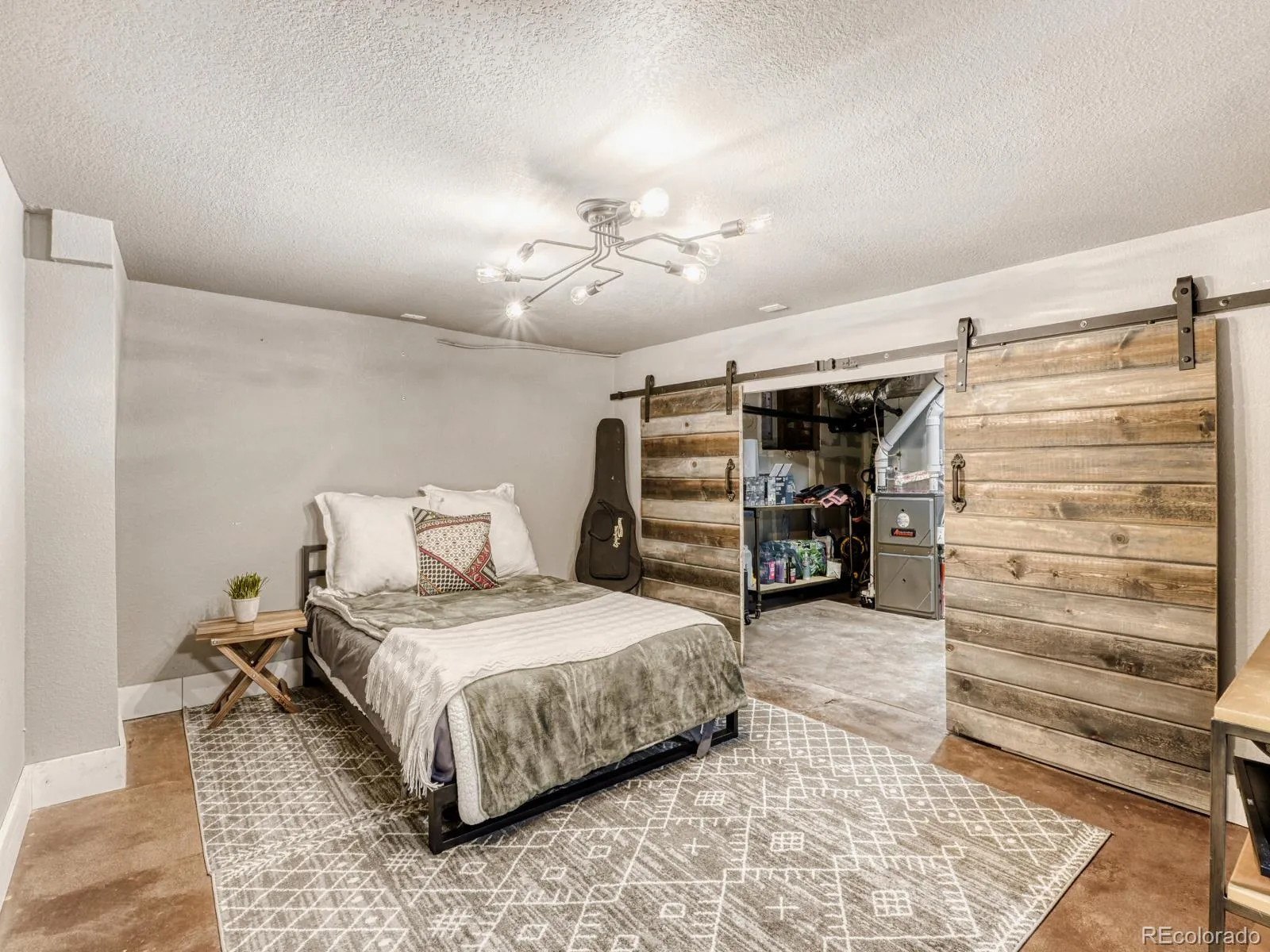 04032026221332 1600 22