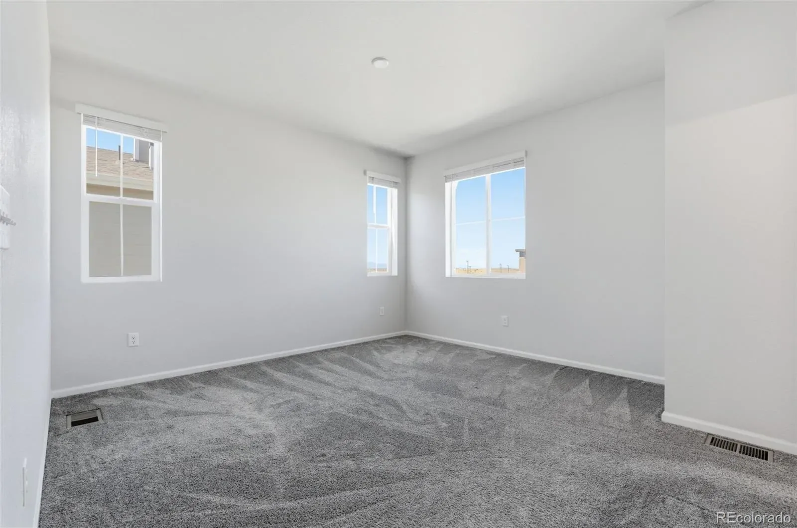 24380 E 42nd Avenue Aurora CO 80019 | MLS #REC9491657 03302026214954 1600 12