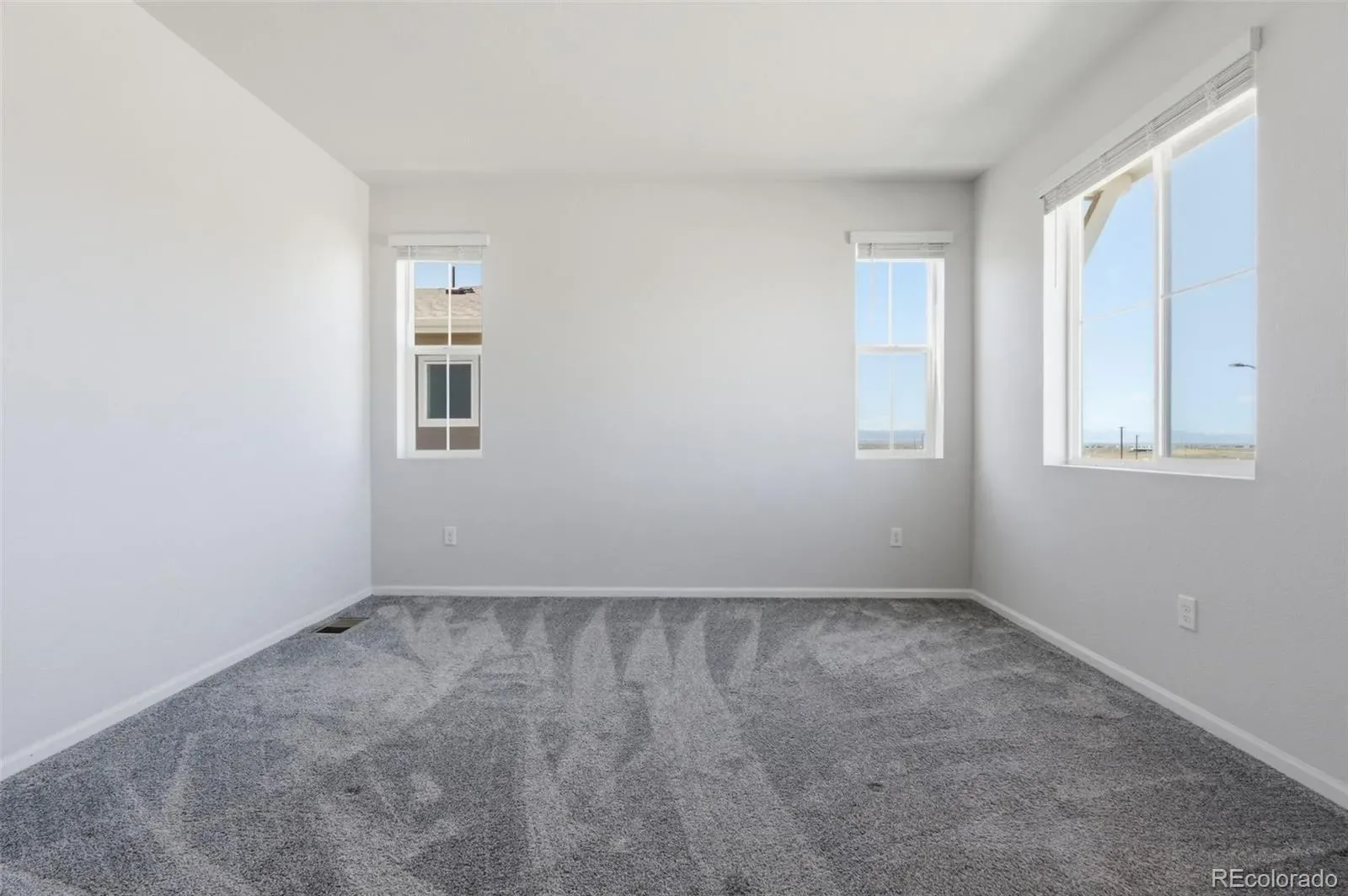24380 E 42nd Avenue Aurora CO 80019 | MLS #REC9491657 03302026214954 1600 13