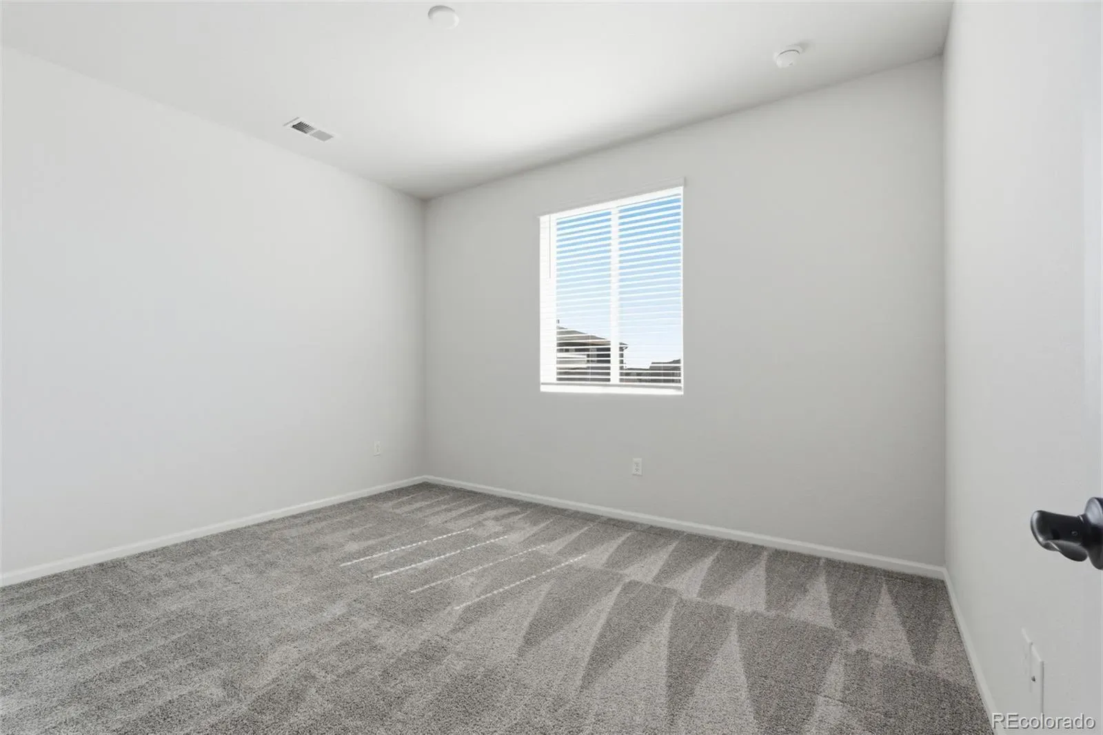 24380 E 42nd Avenue Aurora CO 80019 | MLS #REC9491657 03302026214954 1600 17
