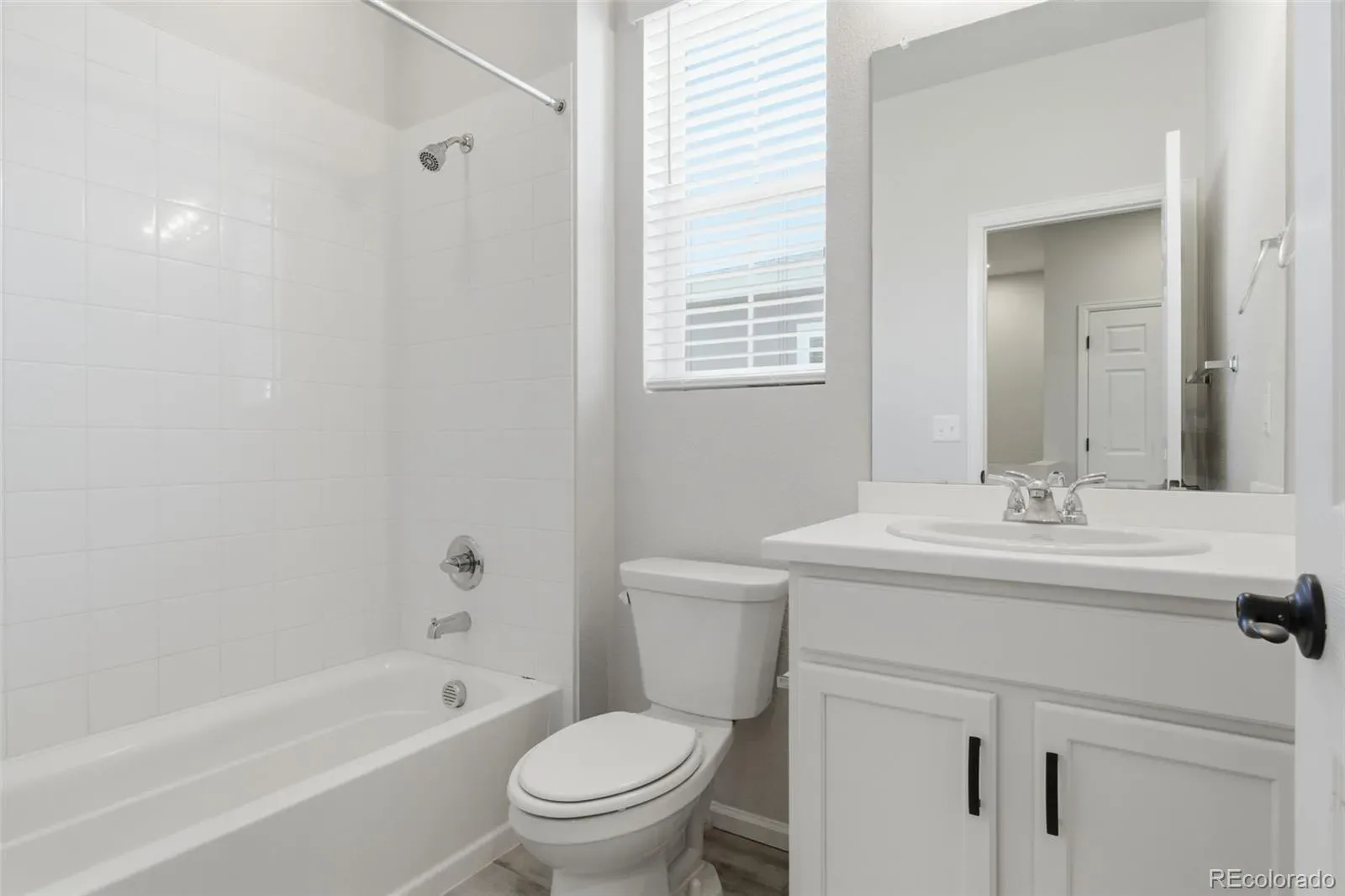 24380 E 42nd Avenue Aurora CO 80019 | MLS #REC9491657 03302026214954 1600 18