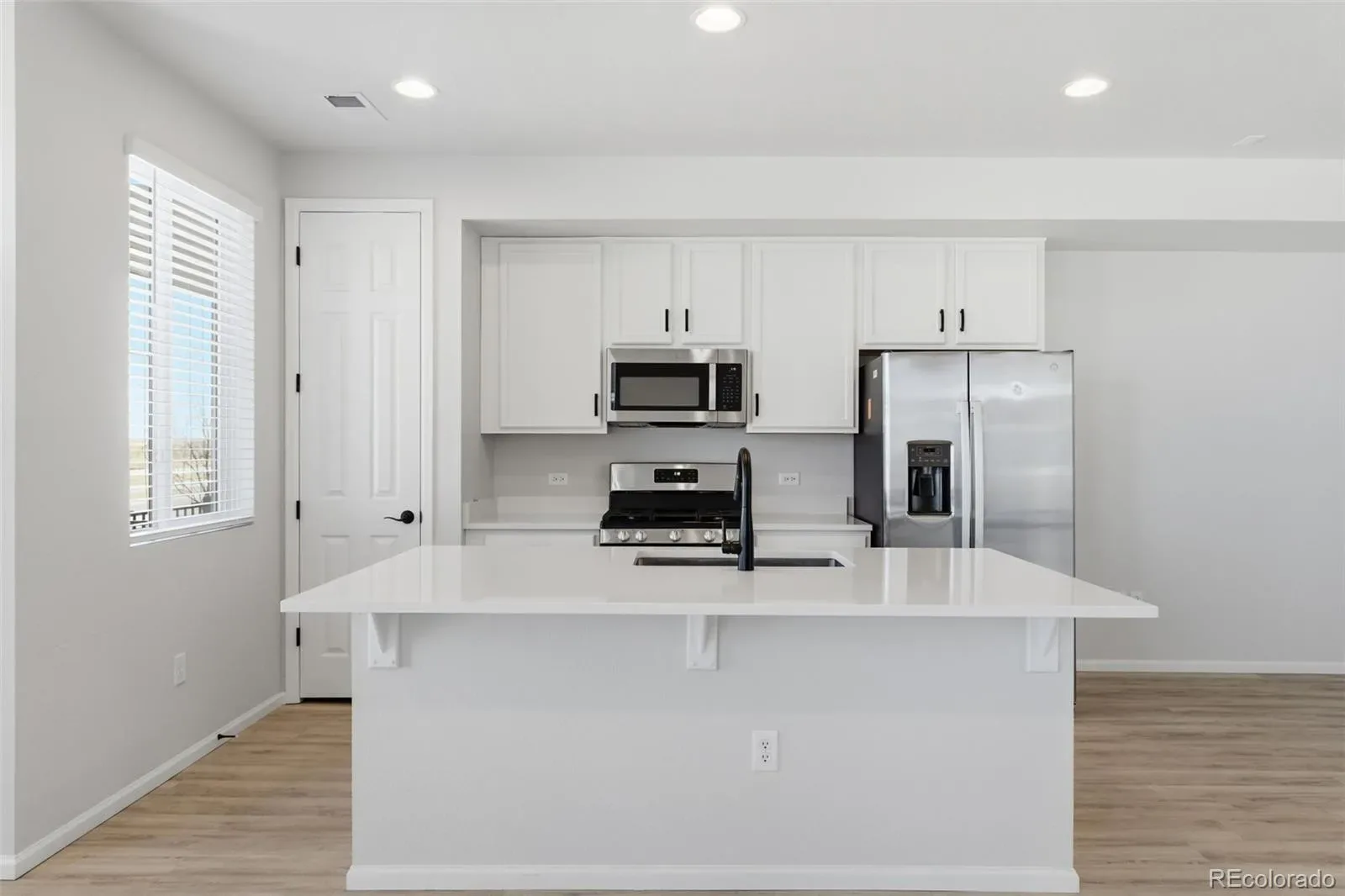 24380 E 42nd Avenue Aurora CO 80019 | MLS #REC9491657 03302026214954 1600 8