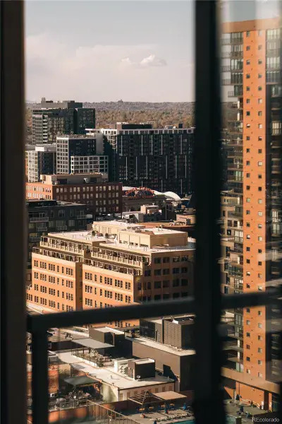 10142025211321 800 17