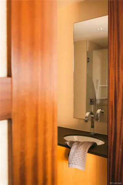 10142025211321 800 40