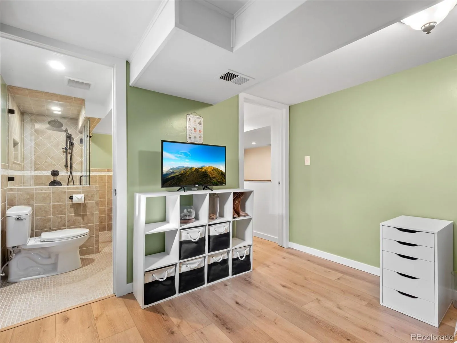6346 W Monticello Avenue Littleton CO 80128 MLS #REC9498341 04262026175110 1600 22