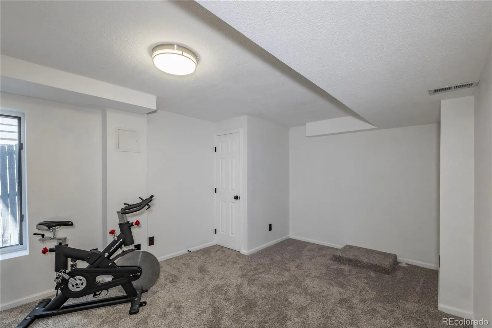 14324 W Wesley Circle Lakewood CO 80228 MLS #REC9500343 05202026002349 1600 32