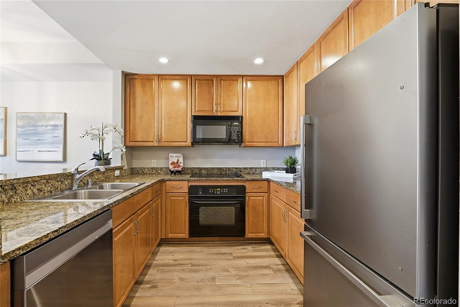 925 N Lincoln Street #4E Denver CO 80203 MLS #REC9503618 06192026235021 1600 10
