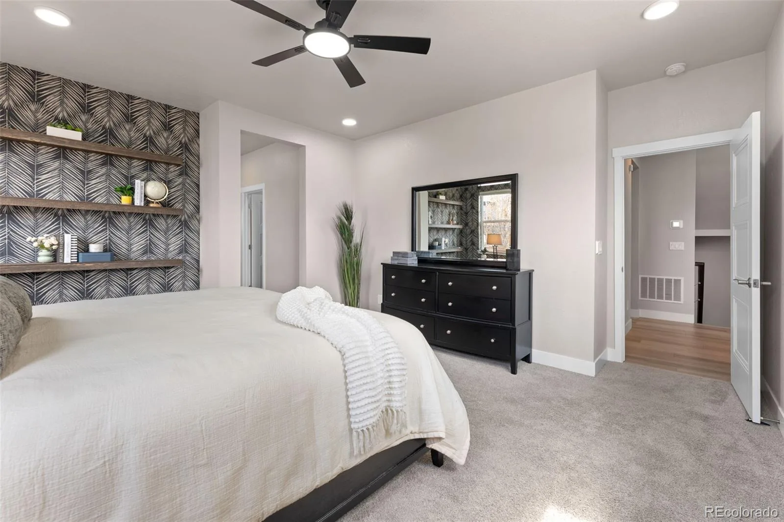 9751 E 62nd Drive Denver CO 80238 | MLS #REC9504278 08132026224006 1600 19