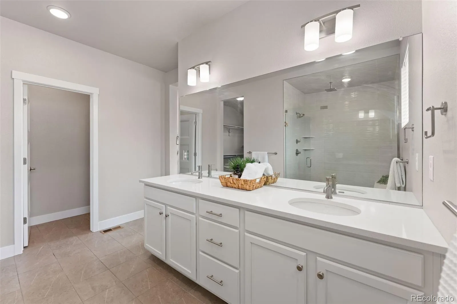 9751 E 62nd Drive Denver CO 80238 | MLS #REC9504278 08132026224006 1600 22