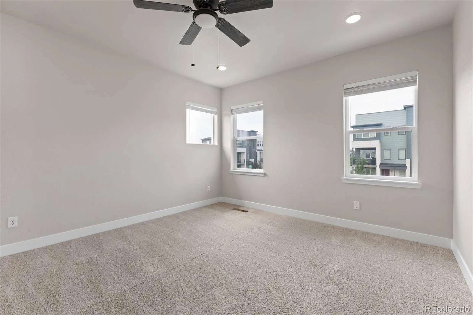 9751 E 62nd Drive Denver CO 80238 | MLS #REC9504278 08132026224006 1600 32