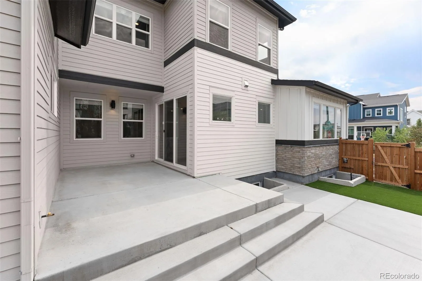 9751 E 62nd Drive Denver CO 80238 | MLS #REC9504278 08132026224006 1600 41